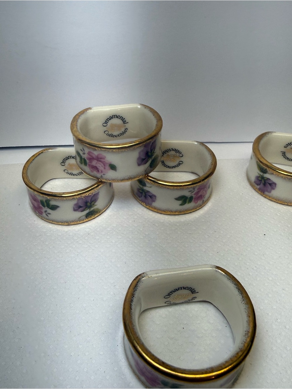 Set of 12 Ornamental Collectibles Fine China Napkin Rings - Picture 9 of 12